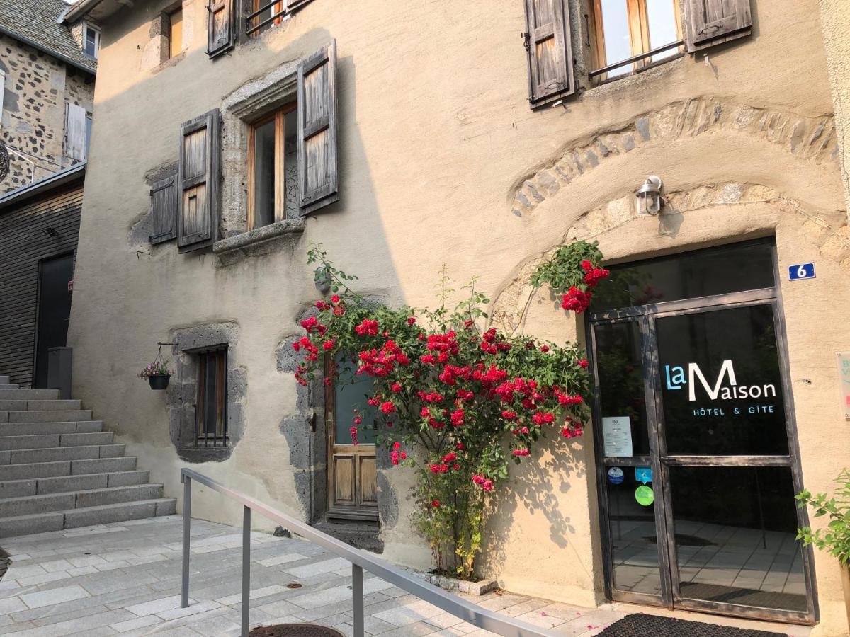 La Maison - Hotel & Gite Лагиол Екстериор снимка