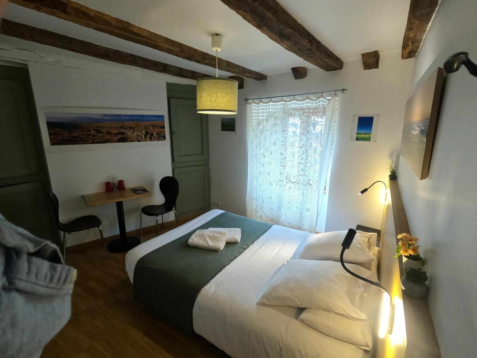 La Maison - Hotel & Gite Лагиол Екстериор снимка